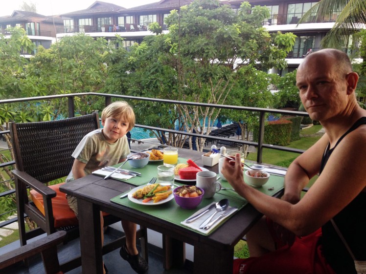 AoNang-hotell-frukost2