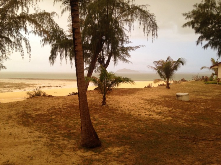 kohbulon-regn-gulhimmel