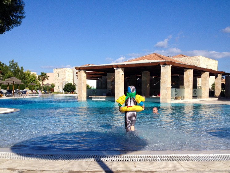 Rhodos-hotellet6lillapoolen