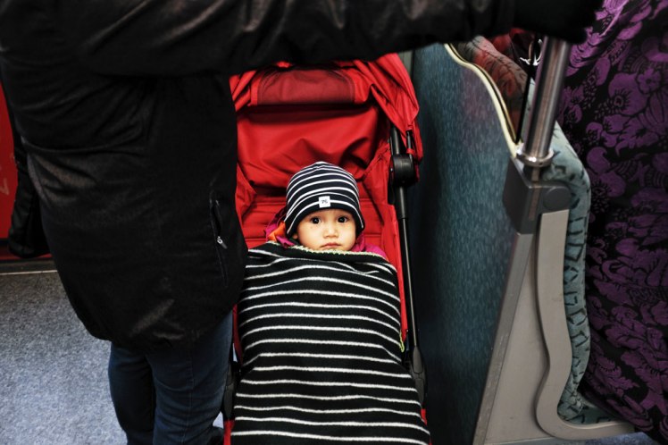 Berlin-tunnelbana-barnvagn-red