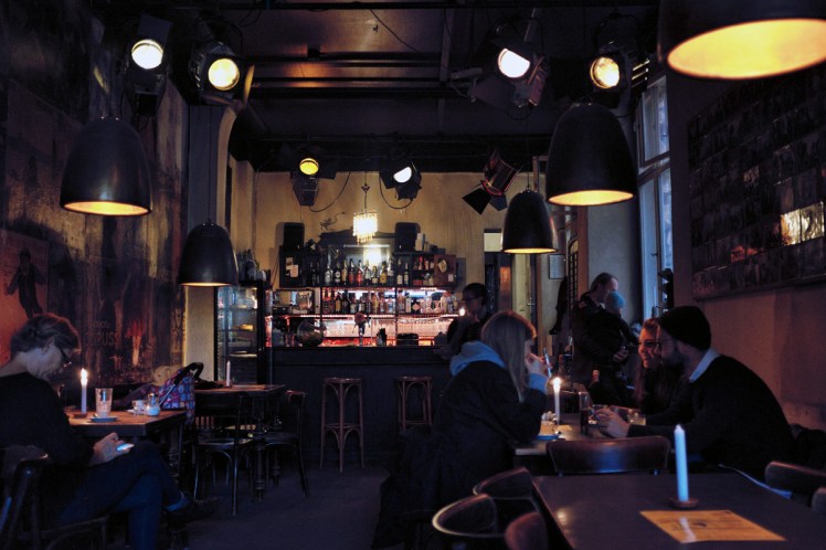 Berlin-HackescherMarkt-CafeCinema1