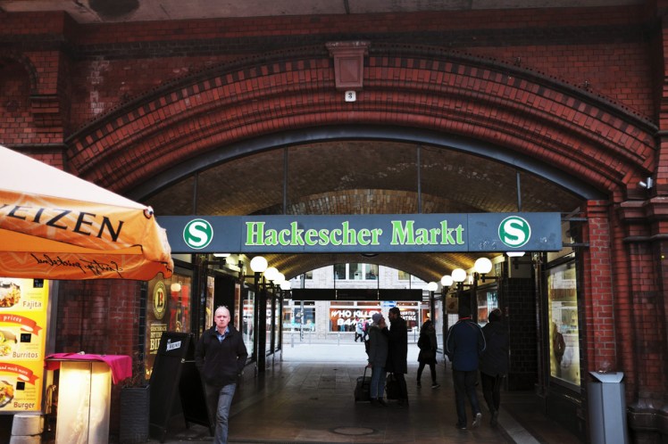 Berlin-HackescherMarkt-station-0