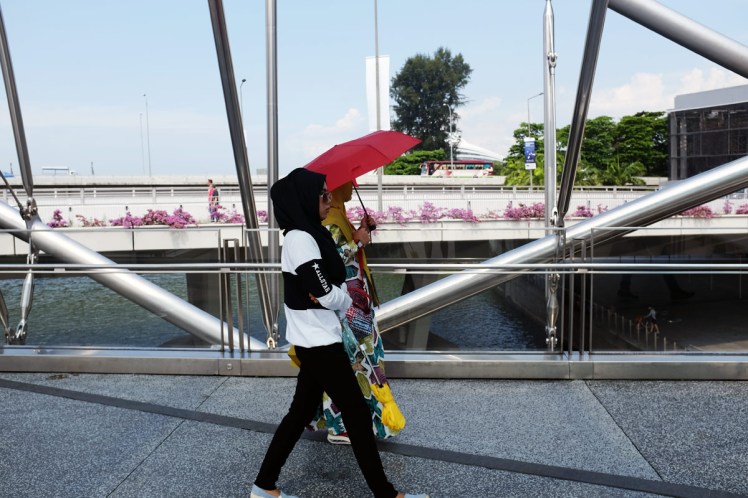 Singapore-Helixbron-1