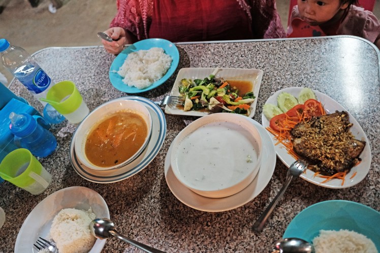 KohLanta-KlongNin-strand20-restaurang